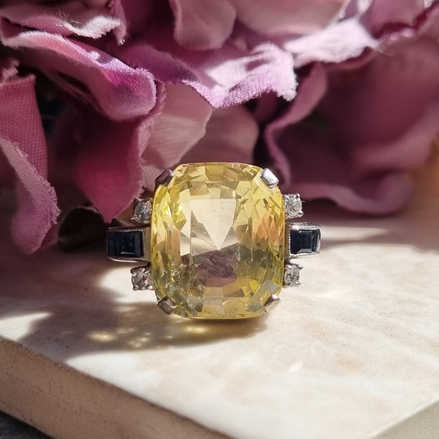 Vintage 1940s Retro 16ct Yellow Sapphire Ring
