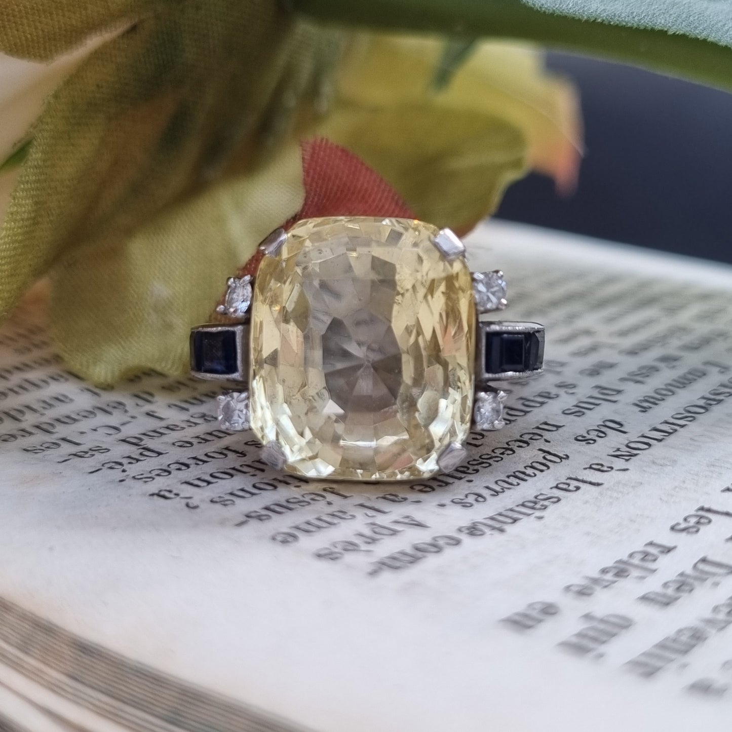 Vintage 1940s Retro 16ct Yellow Sapphire Ring