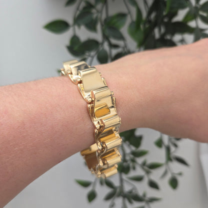 Tiffany & Co. 14 Carat Yellow Gold Bracelet with Sapphire, Circa 1970