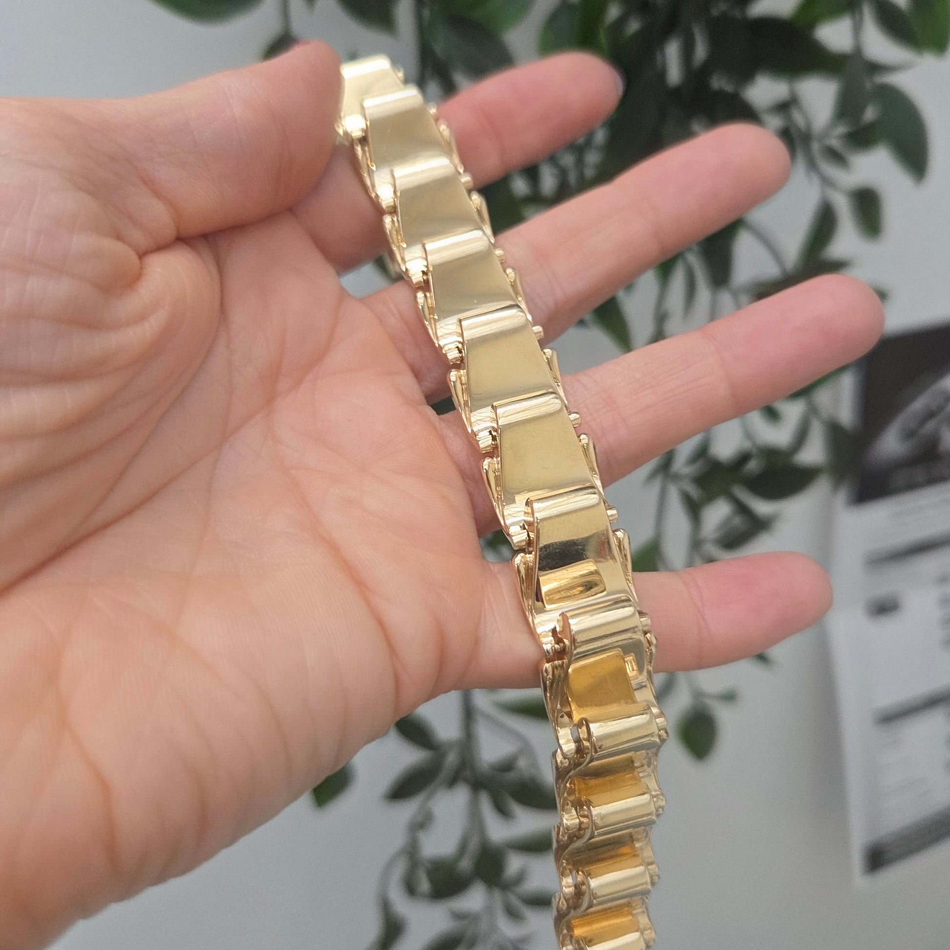 Tiffany & Co. 14 Carat Yellow Gold Bracelet with Sapphire, Circa 1970