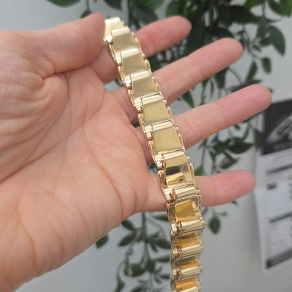 Tiffany & Co. 14 Carat Yellow Gold Bracelet with Sapphire, Circa 1970