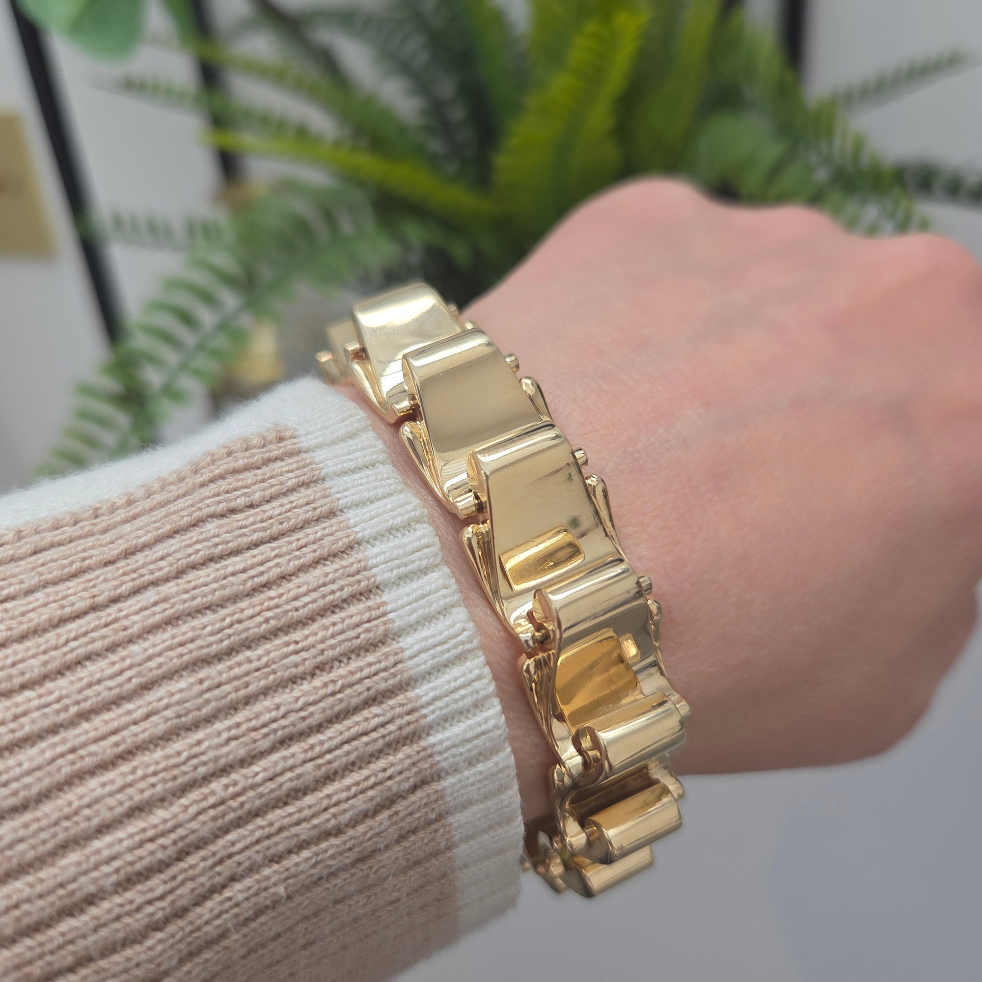 Tiffany & Co. 14 Carat Yellow Gold Bracelet with Sapphire, Circa 1970