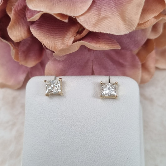 1.73ct Square Princess Cut Diamond Solitaire Stud Earrings in Yellow Gold