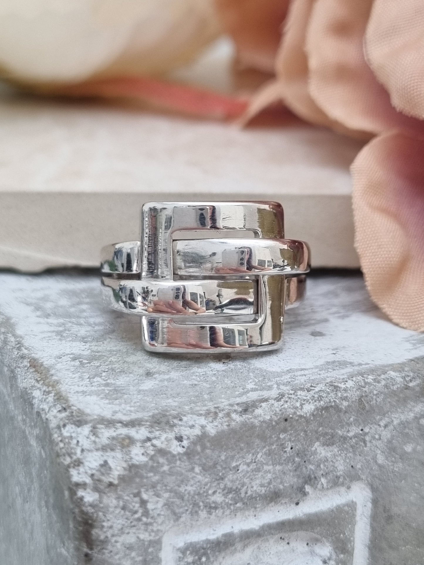 Boucheron 18ct White Gold Ring with Box & Papers