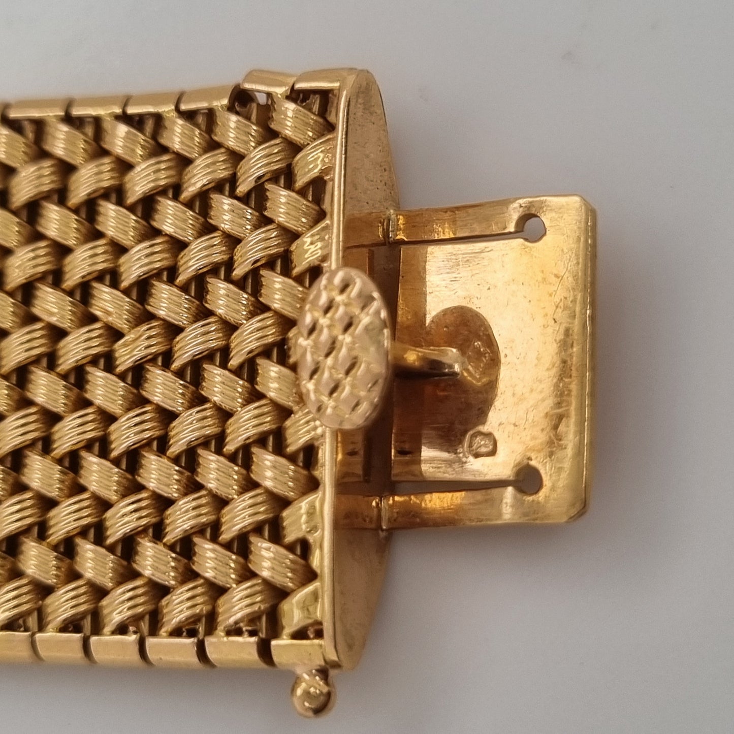 1960s French 18ct Yellow Gold Mesh Link Bracelet