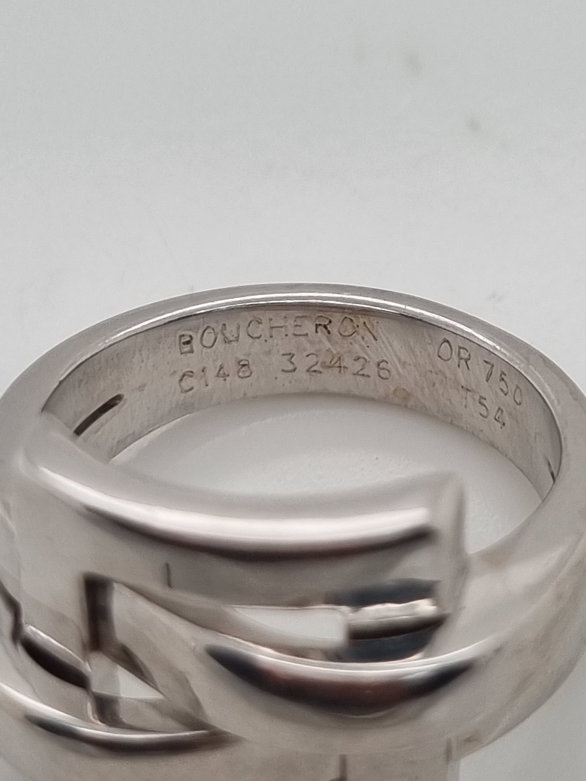 Boucheron 18ct White Gold Ring with Box & Papers