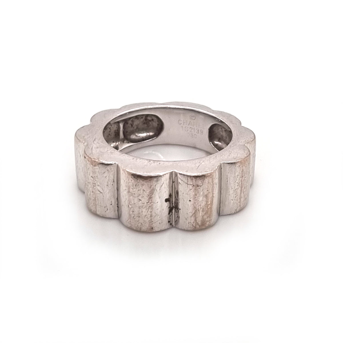 Vintage Chanel 18ct White Gold Ribbed Ring