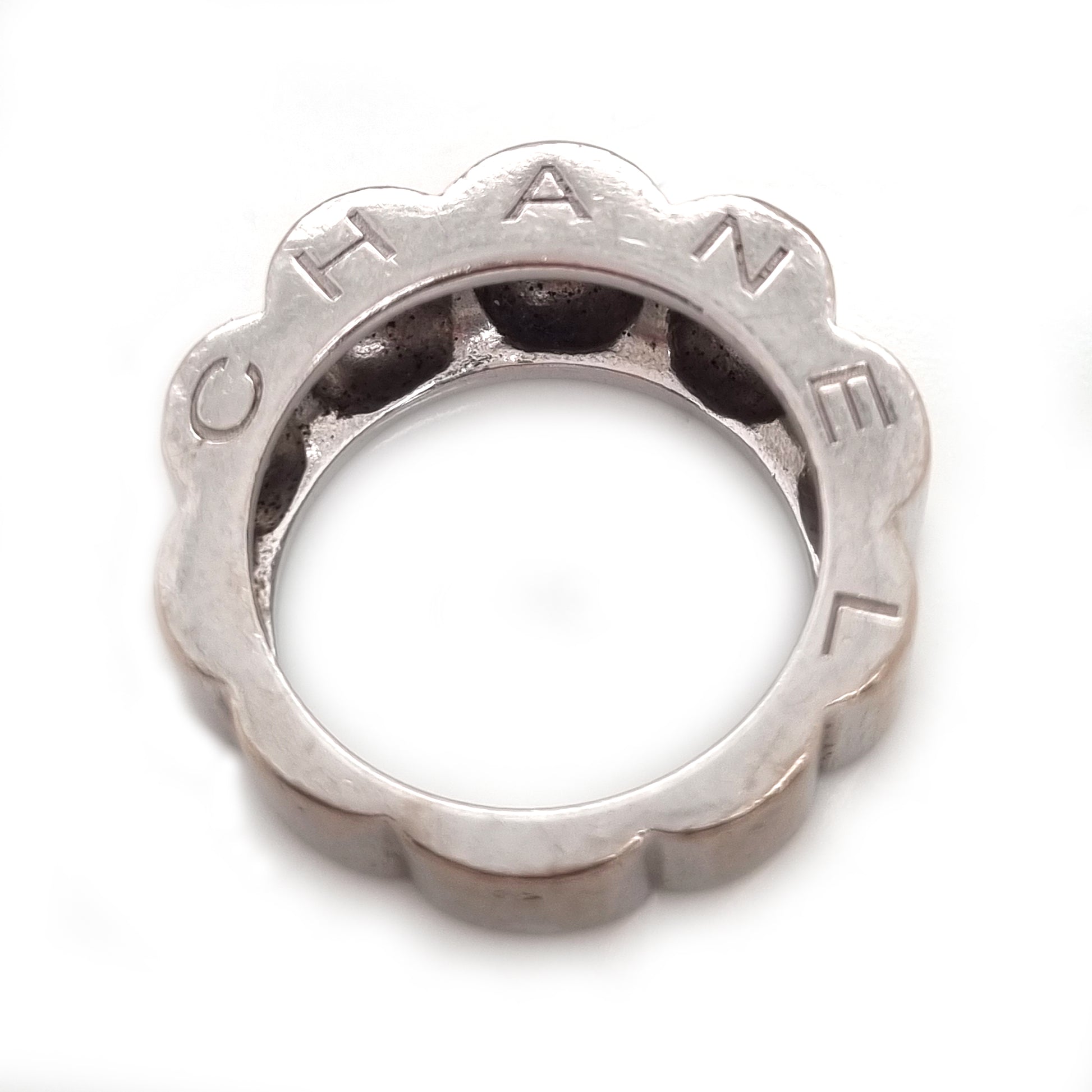 Vintage Chanel 18ct White Gold Ribbed Ring