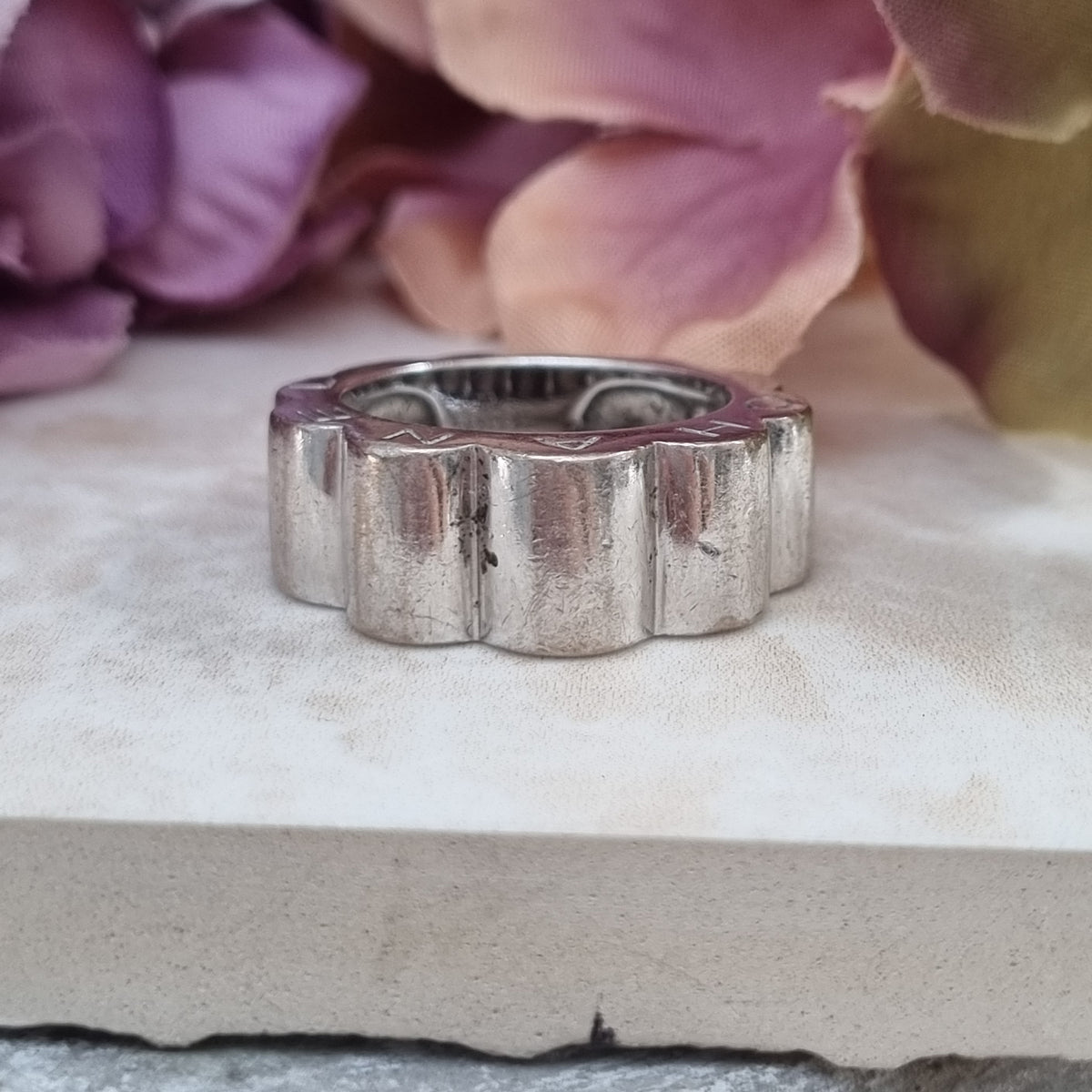 Vintage Chanel 18ct White Gold Ribbed Ring
