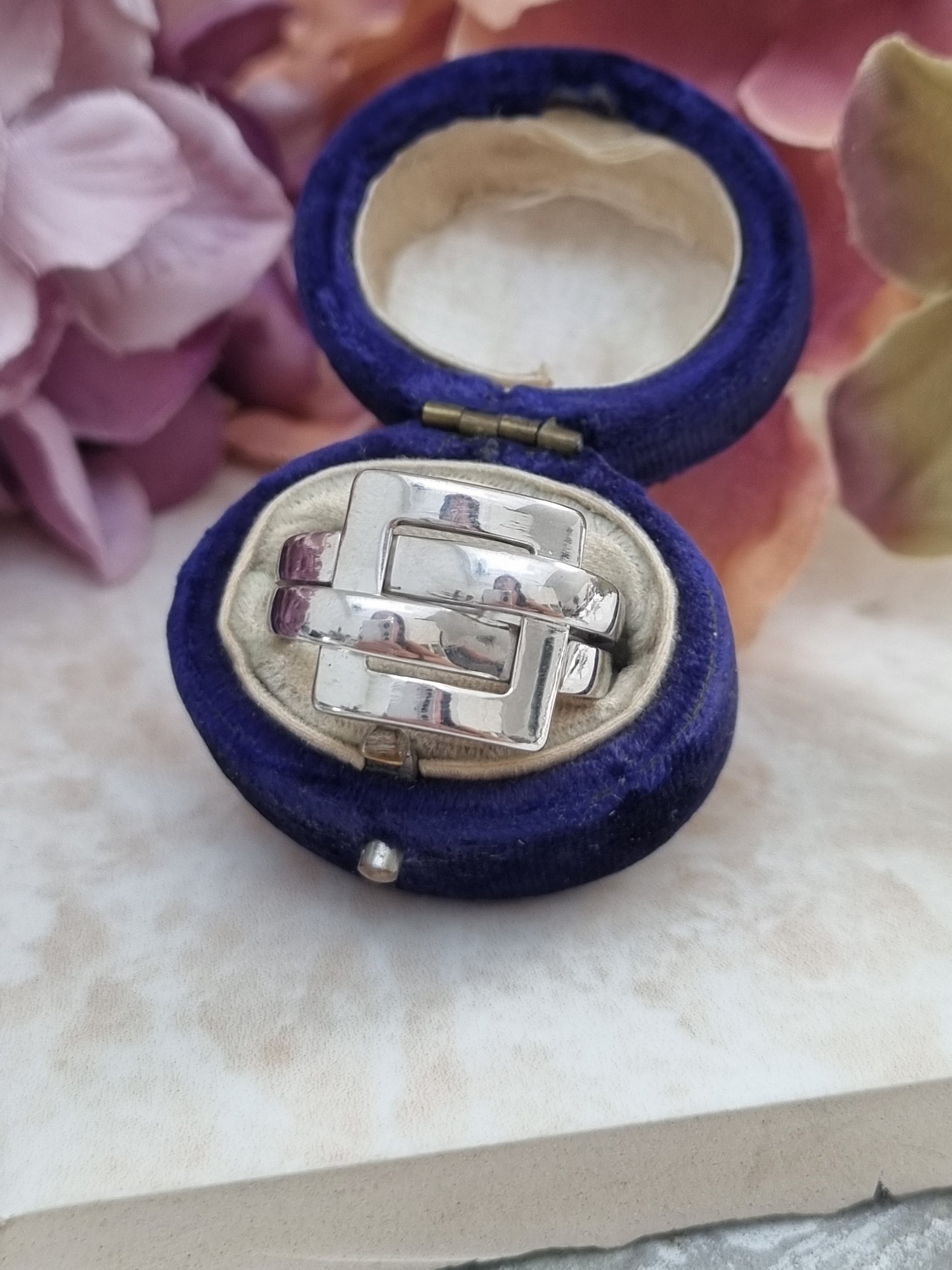 Boucheron 18ct White Gold Ring with Box & Papers