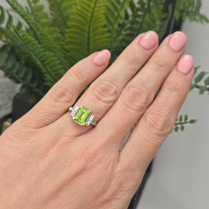 2.60ct Emerald Cut Peridot Ring with Baguette Diamonds in Platinum
