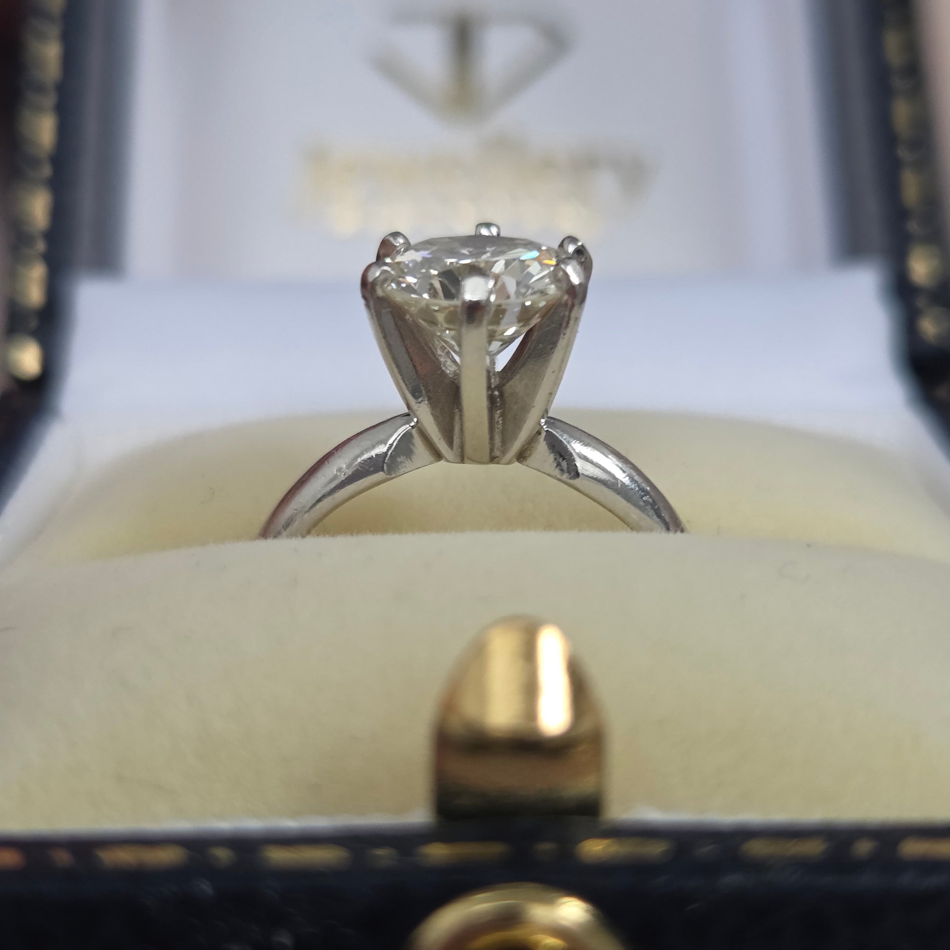 GIA Certified Single Stone 1.60ct Diamond Solitaire Engagement Ring in Platinum
