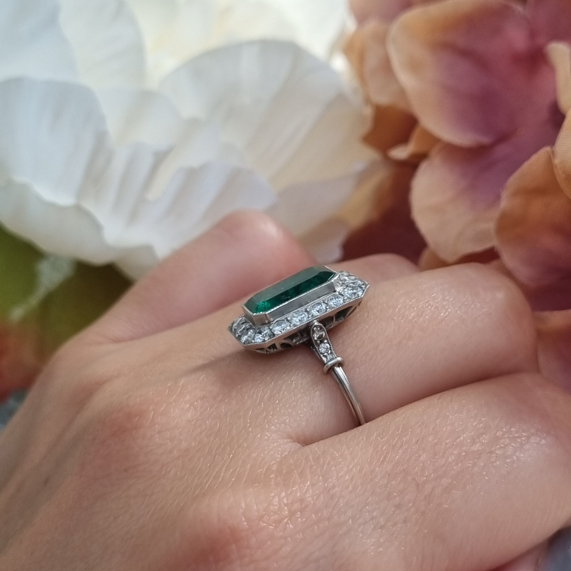 Vintage 2ct Colombian Emerald and Diamond Cluster Dress Ring
