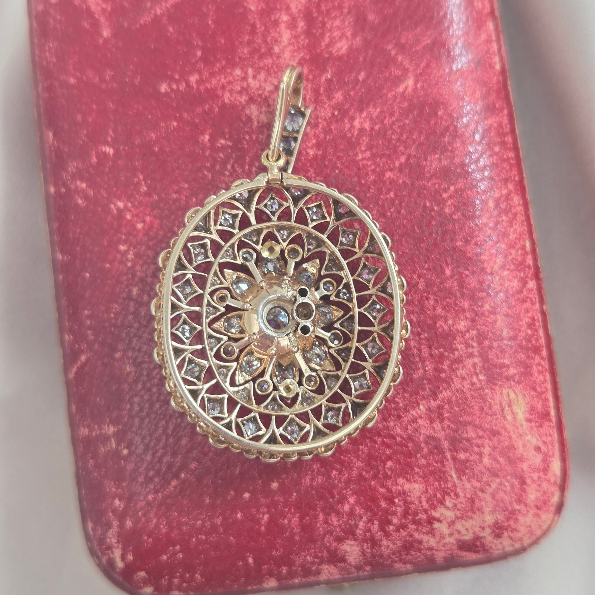 Victorian Antique 2.50ct Old Cut Diamond Oval Cluster Pendant-come-Brooch