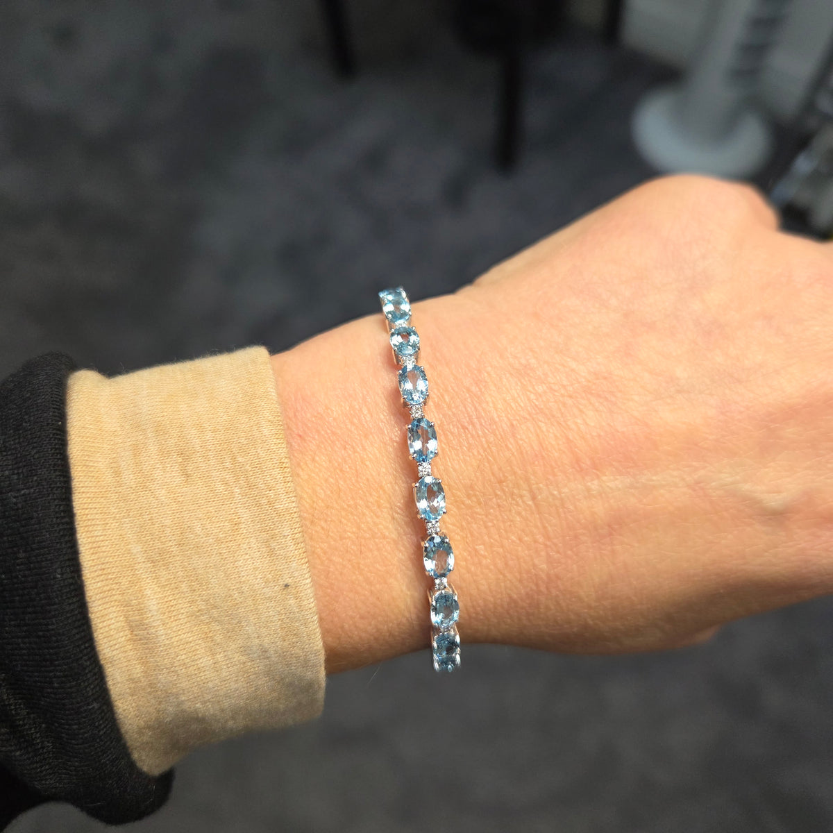 9.64ct Oval Aquamarine and Diamond Line Bracelet