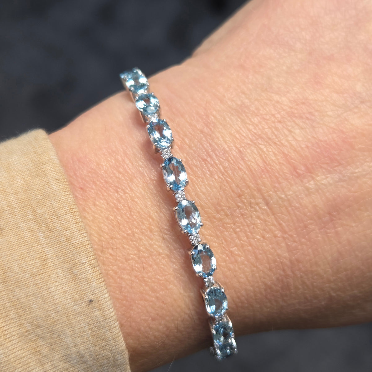 9.64ct Oval Aquamarine and Diamond Line Bracelet