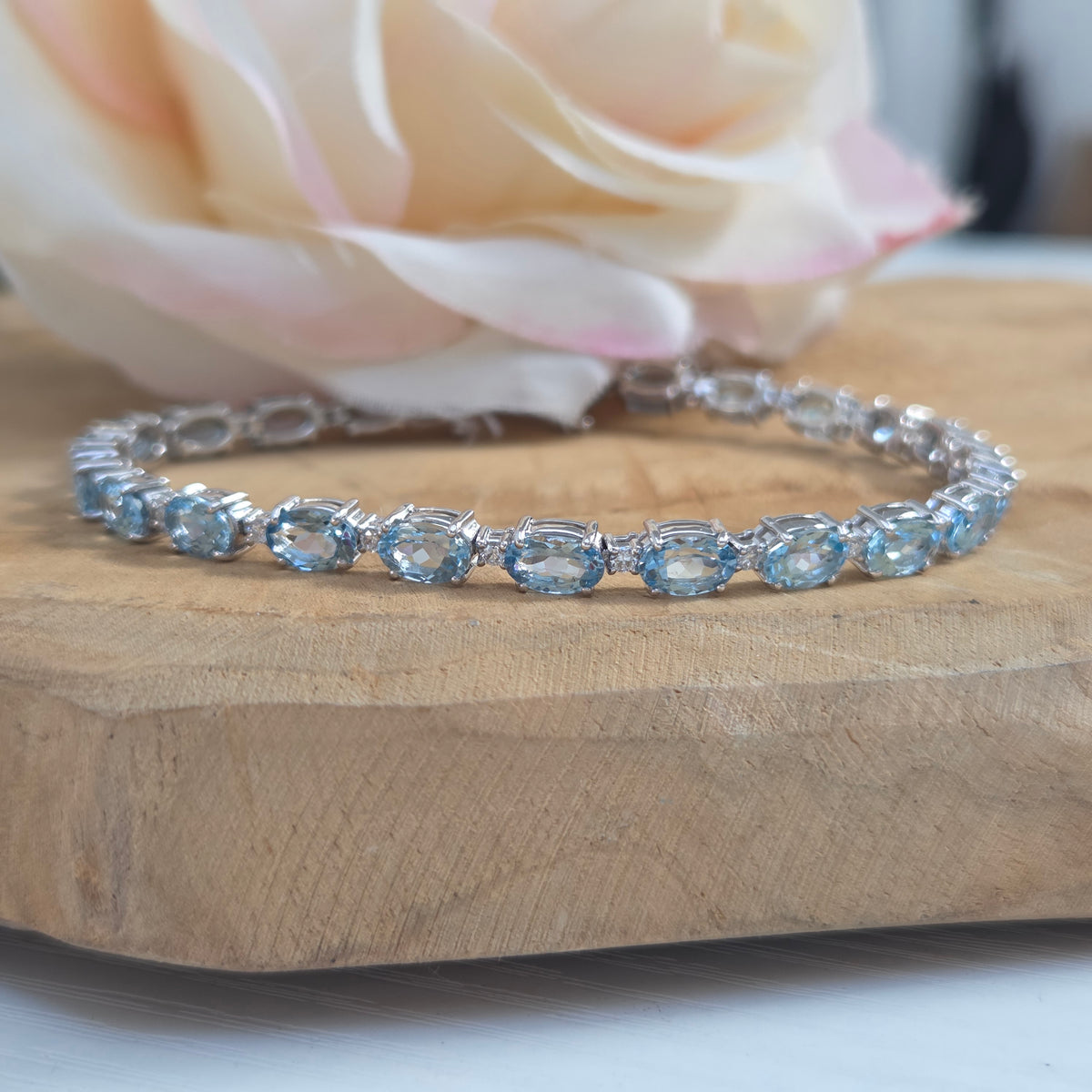 9.64ct Oval Aquamarine and Diamond Line Bracelet
