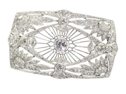 Vintage Art Deco diamond brooch set with 5.33cts, Platinum