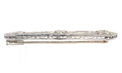 Vintage Art Deco diamond brooch set with 5.33cts, Platinum
