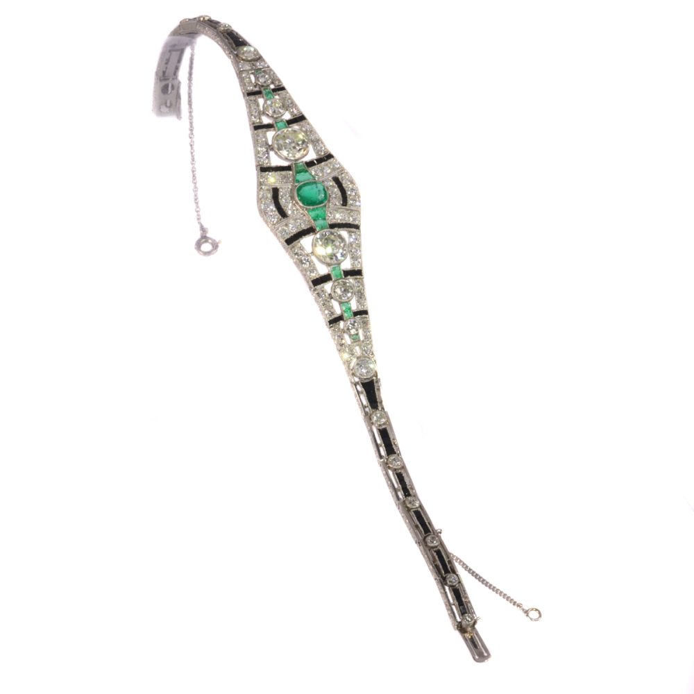 Vintage Art Deco 6.93 Carat Old Cut Diamond, Onyx And Emerald Bracelet In Platinum