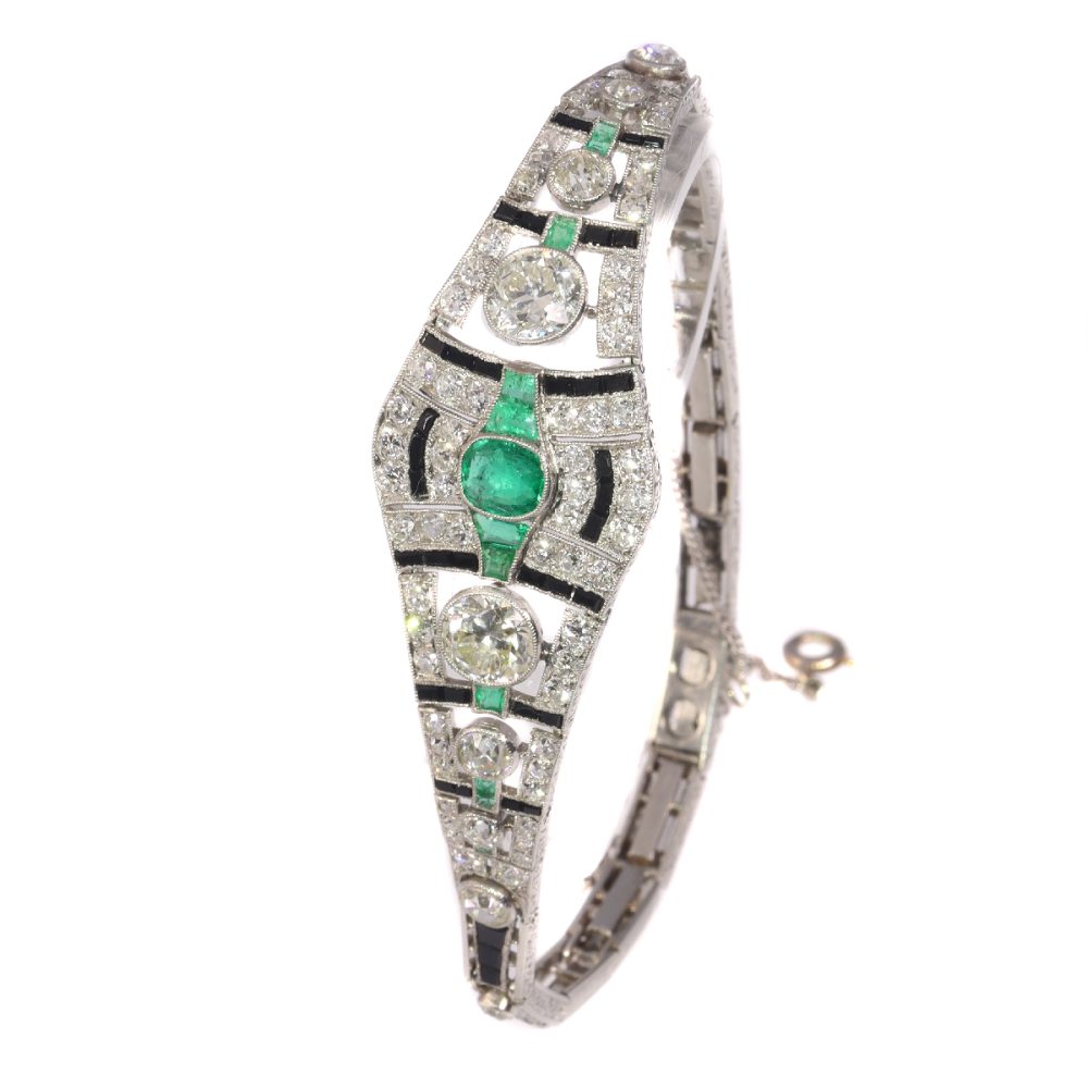 Vintage Art Deco 6.93 Carat Old Cut Diamond, Onyx And Emerald Bracelet In Platinum