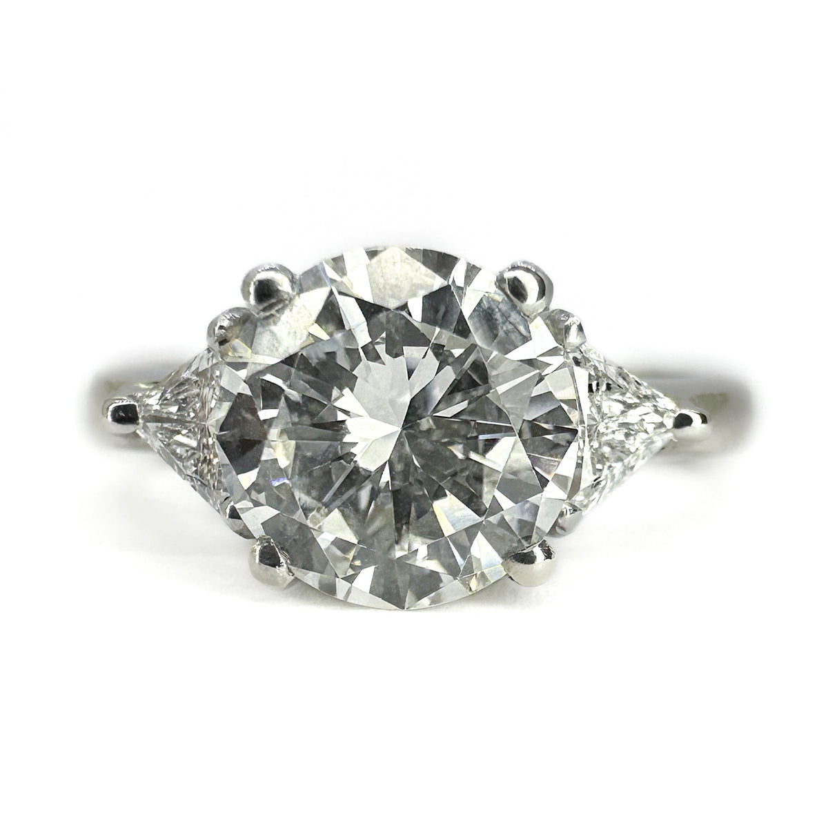 GIA Certified 1.40ct Diamond Solitaire Engagement Ring with Trillion Shoulders in Platinum
