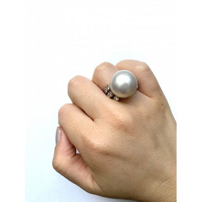 Vintage Baroque Mabe Pearl and Diamond Cocktail Ring in 18ct White Gold, 1.50 carats, Circa 1990