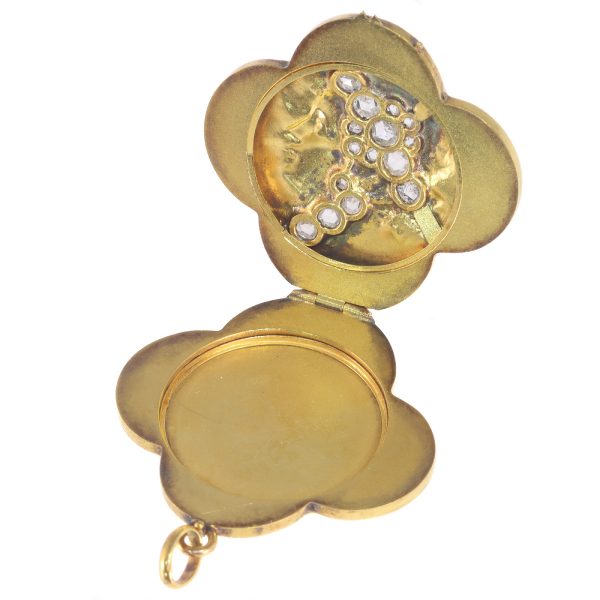 Antique Art Nouveau Locket Lady's Head in Four Leaf Clover Set With Rose Cut Diamonds