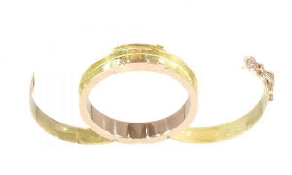 Antique Victorian 18ct Gold Ring with Secret Compartment