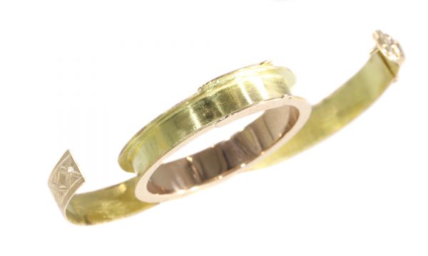 Antique Victorian 18ct Gold Ring with Secret Compartment