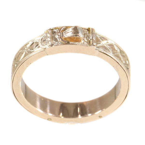 Antique Victorian 18ct Gold Ring with Secret Compartment