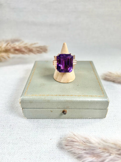 Vintage 14 Carat Yellow Gold Large Amethyst Cocktail Ring, Circa 1940