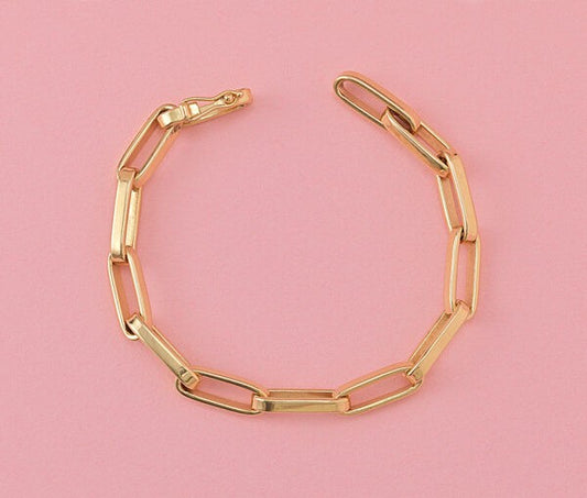 Vintage French 18ct Yellow Gold Oval Link Bracelet; An 18ct yellow gold vintage bracelet comprising of flat oval links, France