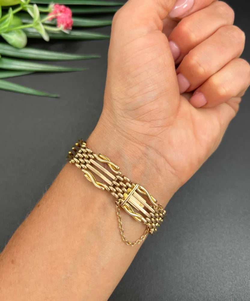 Antique Gate Bracelet In 15 Carat Yellow Gold