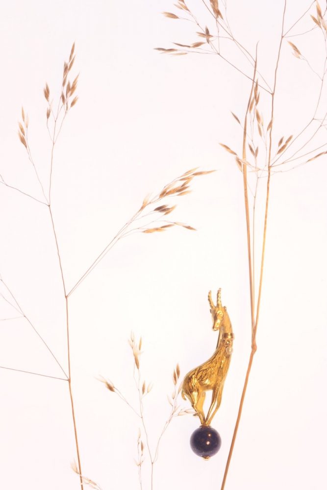 Vintage Gold Chamois and Lapis Lazuli Brooch