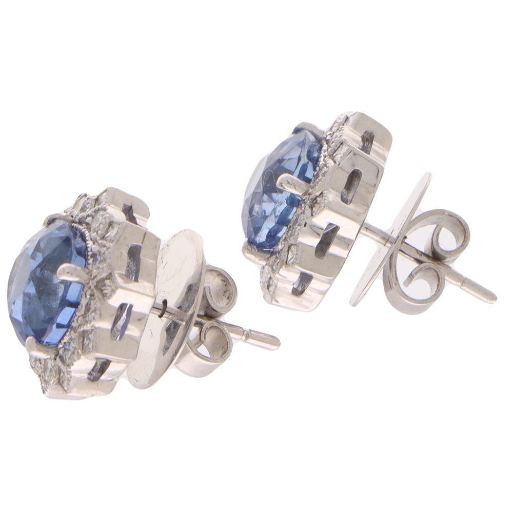 Sapphire and diamond earrings in white gold