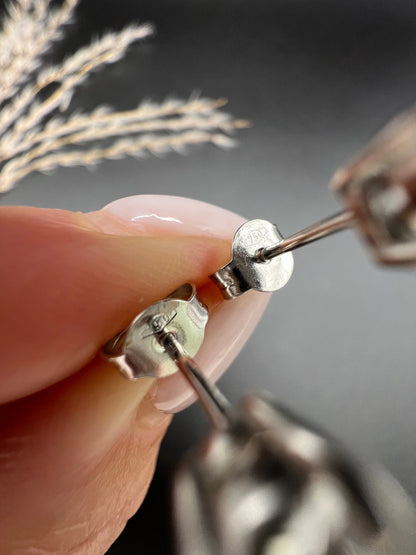 Vintage 18 Carat White Gold 0.80 Carats Diamond Stud Earrings, Circa 1930