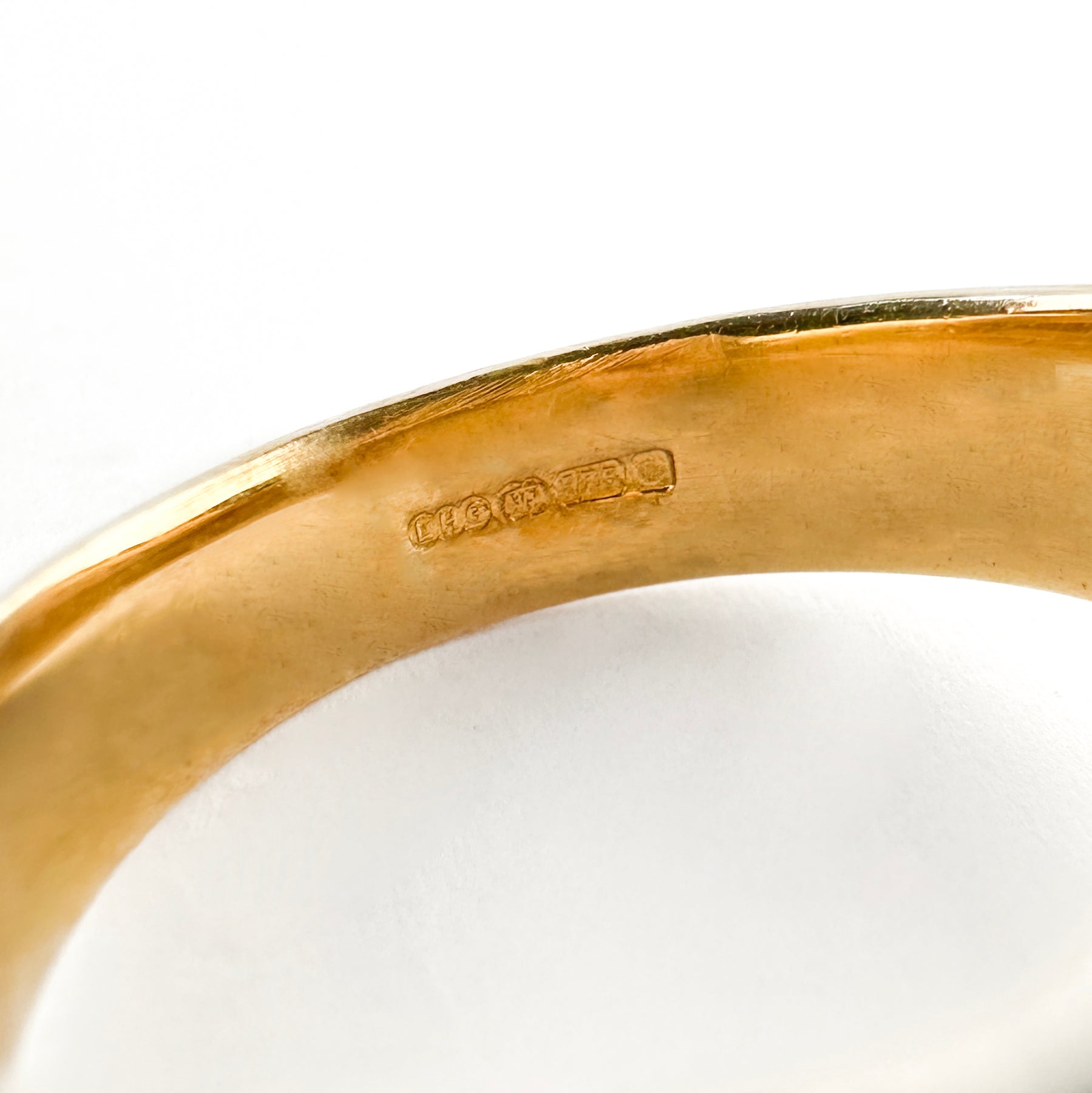 Vintage Yellow Gold Heraldic Lion Rampant Intaglio Signet Ring