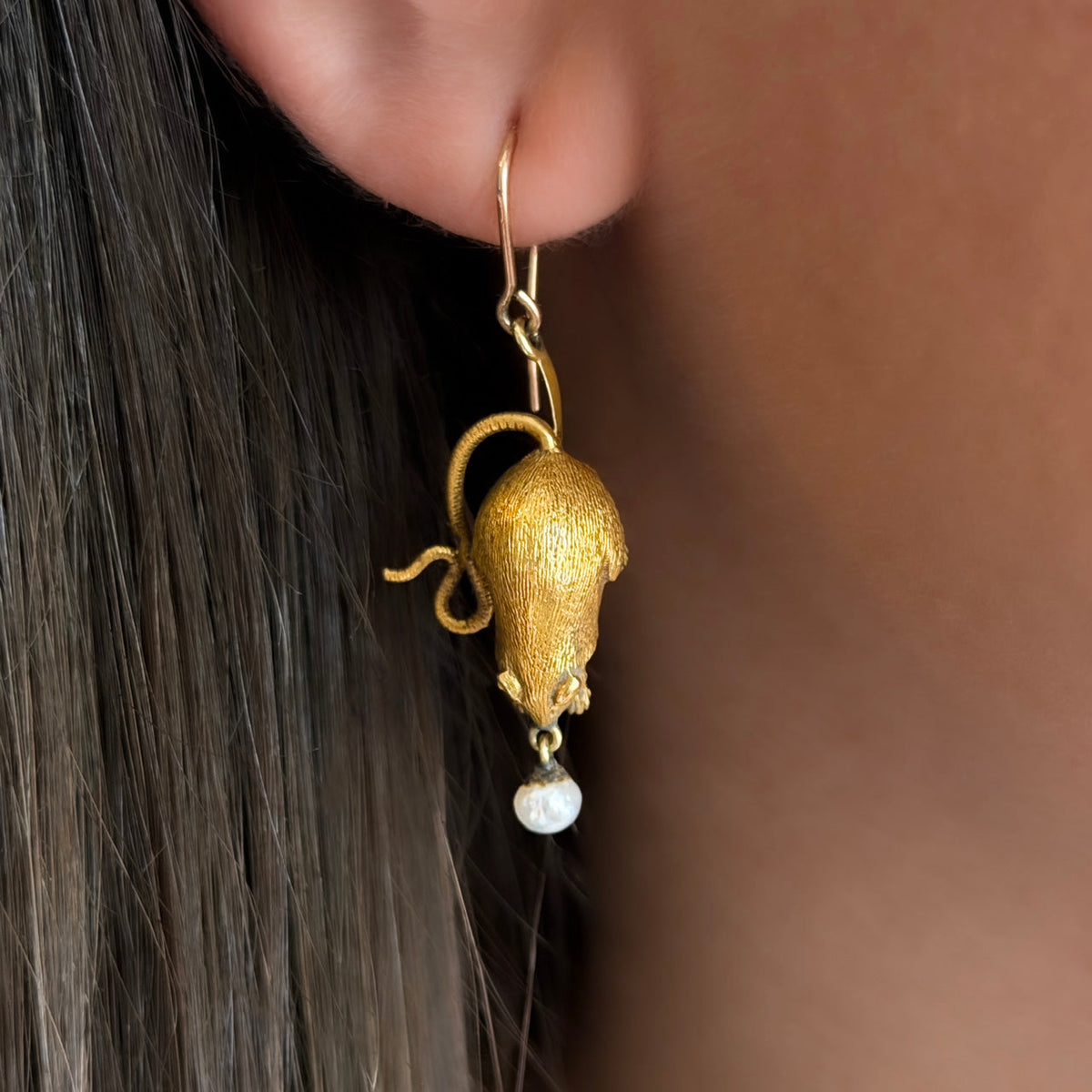 Victorian Thornhill &amp; Co Mouse With Pearl Drop Earrings