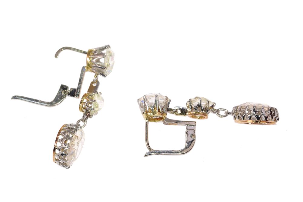 Art Deco 5.50 Carat Diamond Earrings In Platinum And 18 Carat Yellow And Rose Gold