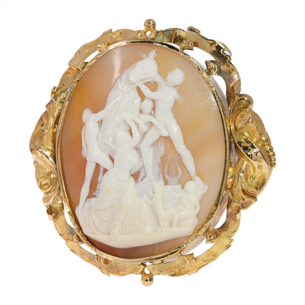 Antique Victorian Gold Farnese Bull Cameo Brooch