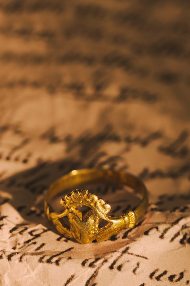 Antique Dutch 17th Century Gold Claddagh Ring, Circa 1670