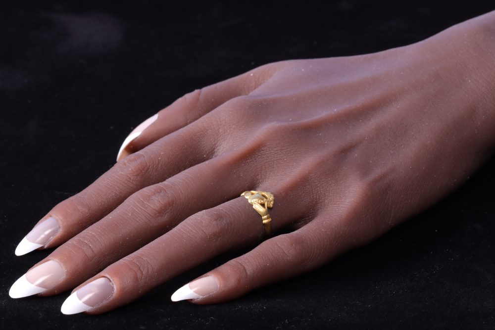 Antique Dutch 17th Century Gold Claddagh Ring, Circa 1670