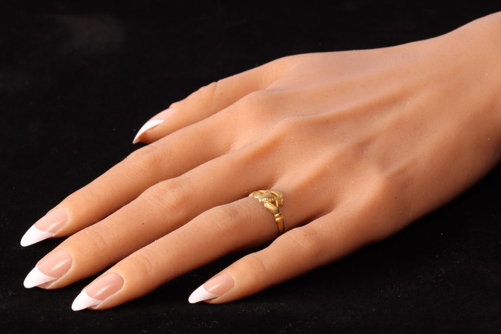 Antique Dutch 17th Century Gold Claddagh Ring, Circa 1670