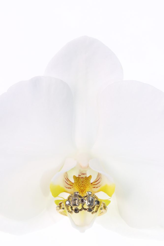 Baroque 18 Carat Yellow Gold Ring With Table-Cut Diamonds