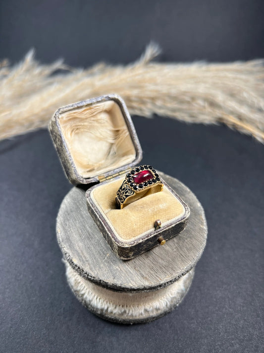 Antique 15ct Gold, Georgian Onyx, Garnet & Enamel Mourning Ring, Memorial Jewellery Dated 1824