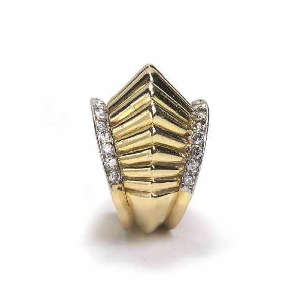 Vintage 1940s French Fluted Yellow Gold and Diamond Ring, 1.10 carat total