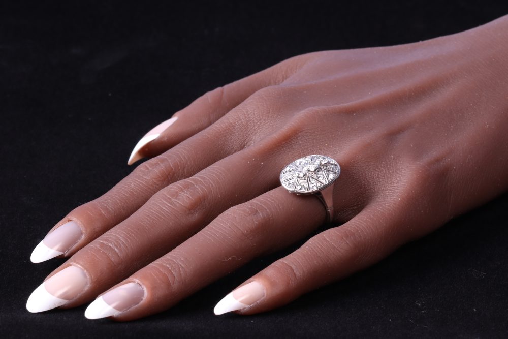 1950's Vintage Art Deco Oval Shape Diamond Panel Ring
