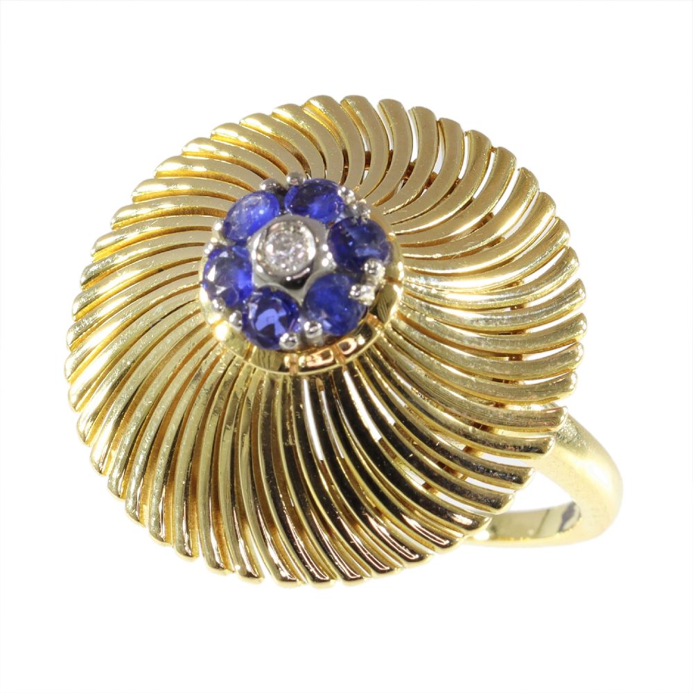 Vintage 18 Carat Yellow Gold Ring Set With Diamond And Sapphires