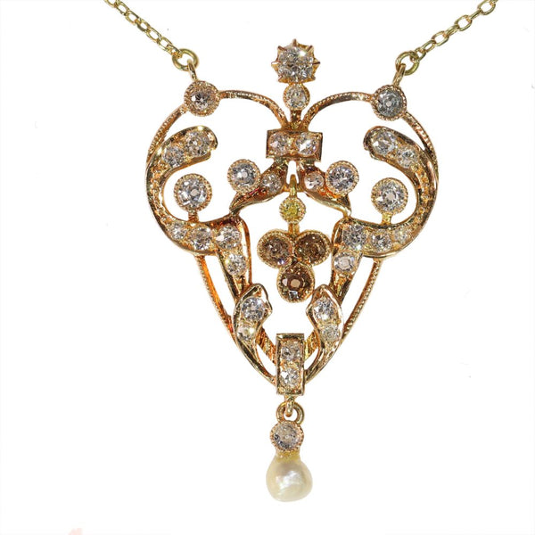 Victorian diamond pendant in gold.